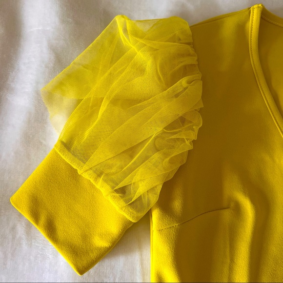 Bright Puff Sleeve Beautiful Top Stretchy Material - Picture 2 of 12